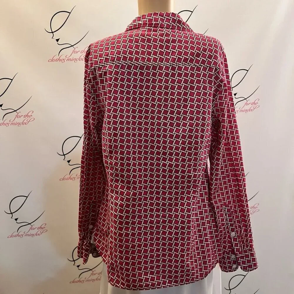 Crown & Ivy. Sz M. Magenta Long Sleeve Shirt. Contrast Facings. Cotton. B77 - Picture 2 of 6